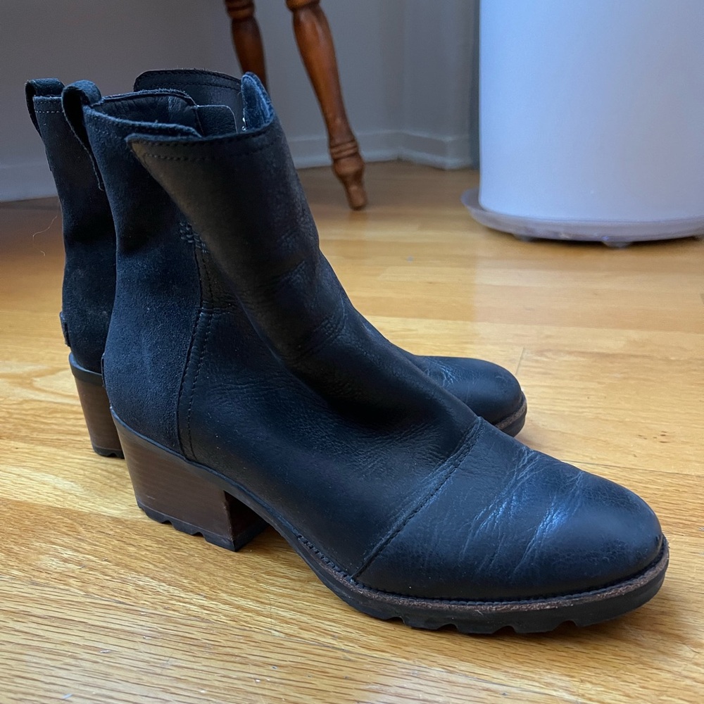 Black Leather Sorel Boots